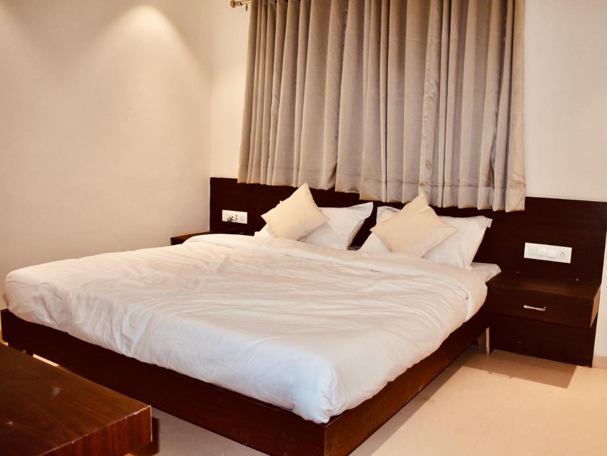 Hotel Vrindavan Palace Indore Luaran gambar