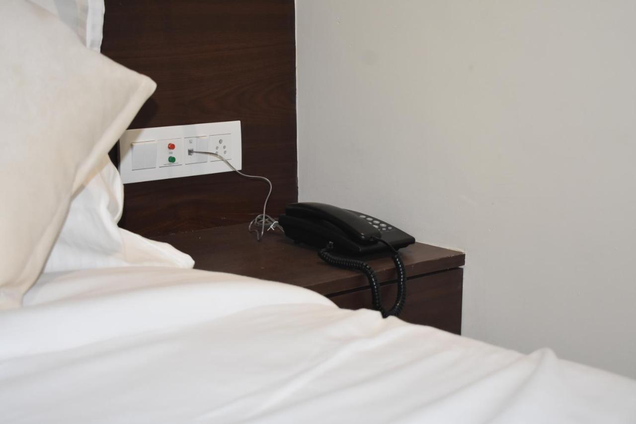 Hotel Vrindavan Palace Indore Luaran gambar
